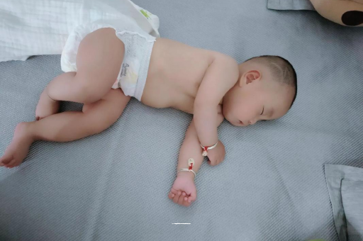 延边六个月宝宝眼睛散光